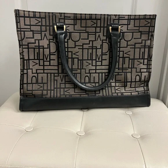 Travel Tote - Picture 2 of 8